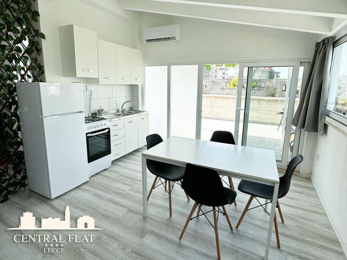 Lecce Central Flat - Attico Con Patio E Parcheggio Privato Apartment ภายนอก รูปภาพ