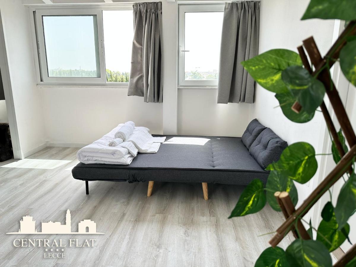 Lecce Central Flat - Attico Con Patio E Parcheggio Privato Apartment ภายนอก รูปภาพ
