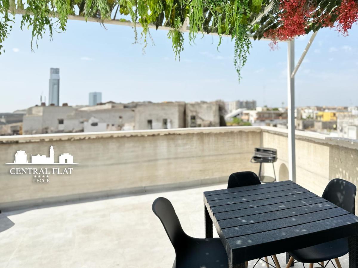 Lecce Central Flat - Attico Con Patio E Parcheggio Privato Apartment ภายนอก รูปภาพ